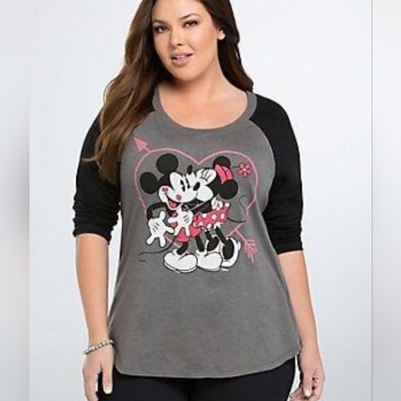 torrid Tops - Disney Mickey Mouse Minnie Kiss Raglan Tee Size 4 4X Torrid NWOT